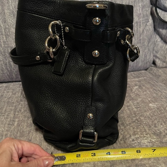 Coach in black pebble leather - Picture 4 of 16